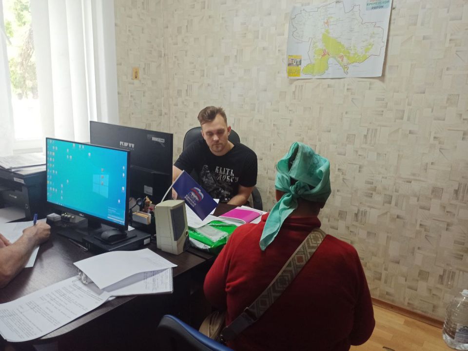 Прием граждан.. Кременские муниципальные депутаты партии «ЕДИНАЯ РОССИЯ» проводят прием граждан Прием граждан.. Кременские муниципальные депутаты партии «ЕДИНАЯ РОССИЯ» проводят прием граждан