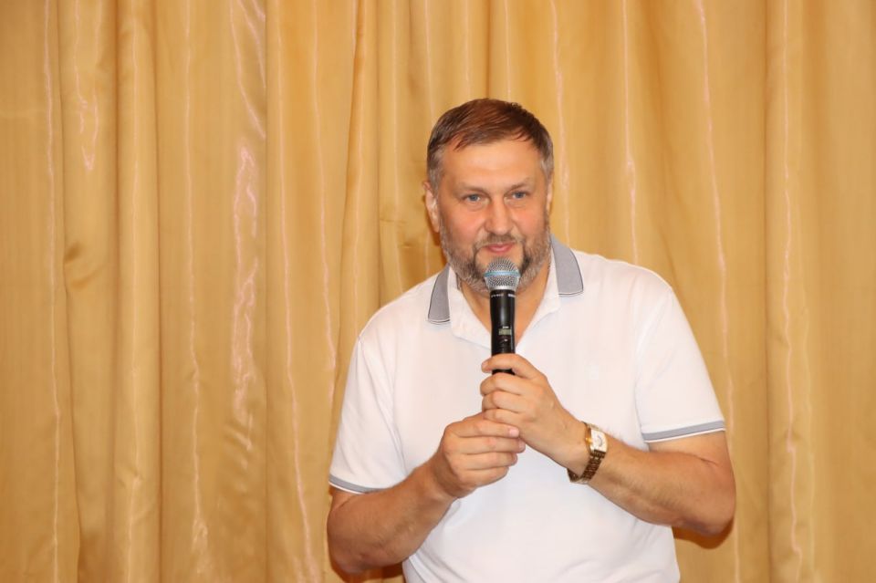Евгений Бондарь: Традиционное августовское педагогическое совещание состоялось в Лутугино! Евгений Бондарь: Традиционное августовское педагогическое совещание состоялось в Лутугино!