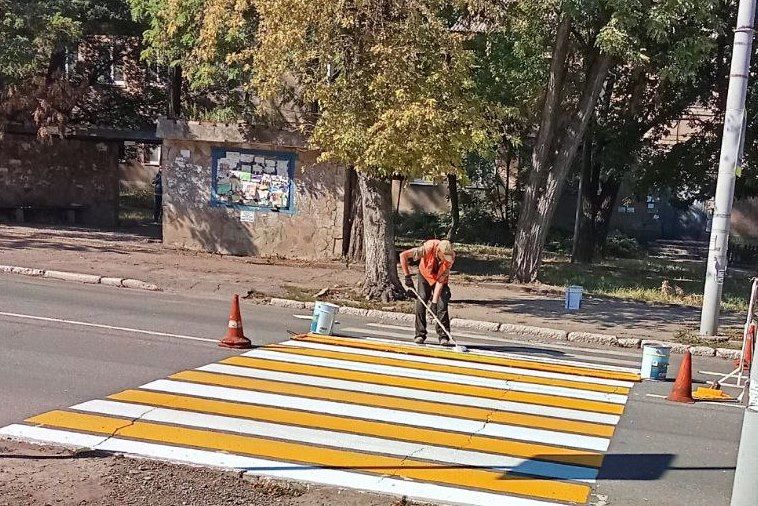 Коммунальные службы проводят работы на территории города Коммунальные службы проводят работы на территории города