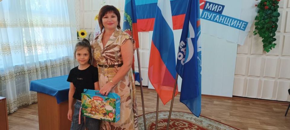 В посёлке городского типа Дубовский продолжается акция «Собери ребёнка в школу», инициированная Всероссийской политической партией «Единая Россия» В посёлке городского типа Дубовский продолжается акция «Собери ребёнка в школу», инициированная Всероссийской политической партией «Единая Россия»