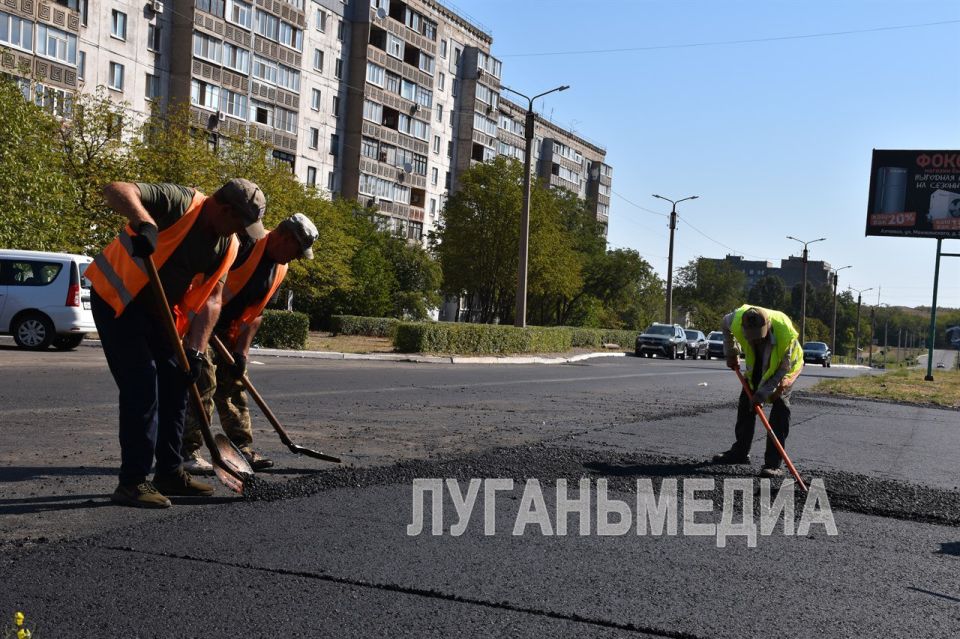 В Алчевске стартовал масштабный ремонт дорог муниципального значения В Алчевске стартовал масштабный ремонт дорог муниципального значения