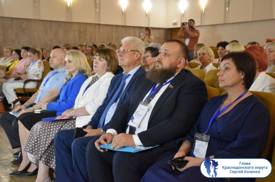 Подборка о ГЛАВном. Глава Станично-Луганского округа - Альберт Зинченко Подборка о ГЛАВном. Глава Станично-Луганского округа - Альберт Зинченко