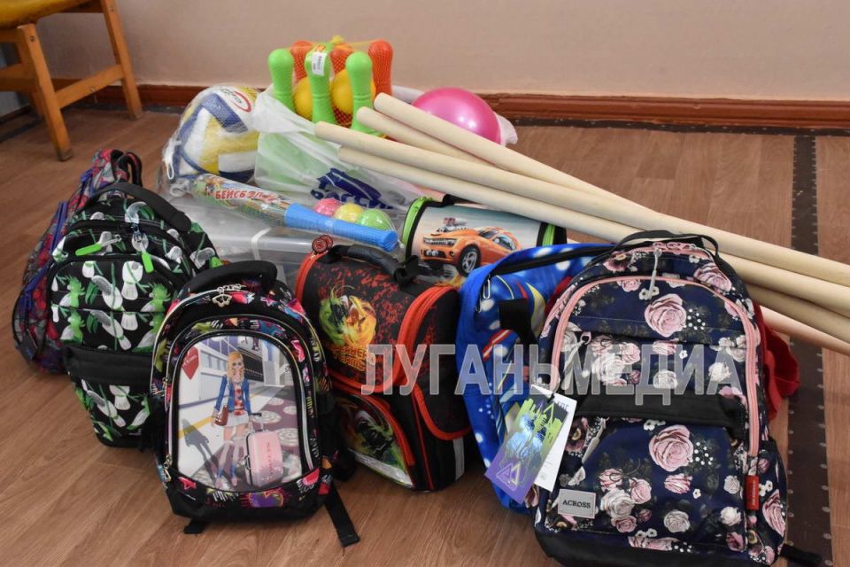 В Антраците «Единая Россия» провела акцию «Помощь школам» В Антраците «Единая Россия» провела акцию «Помощь школам»
