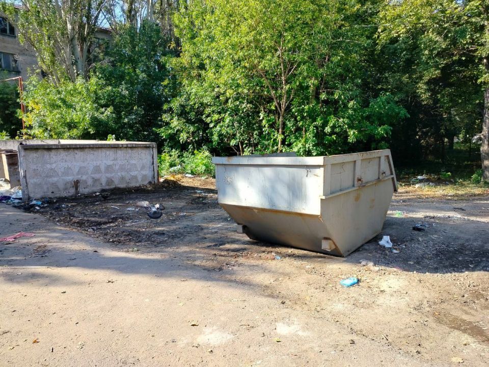 Работы про ликвидации несанкционированных свалок возле площадок ТКО продолжаются ежедневно Работы про ликвидации несанкционированных свалок возле площадок ТКО продолжаются ежедневно