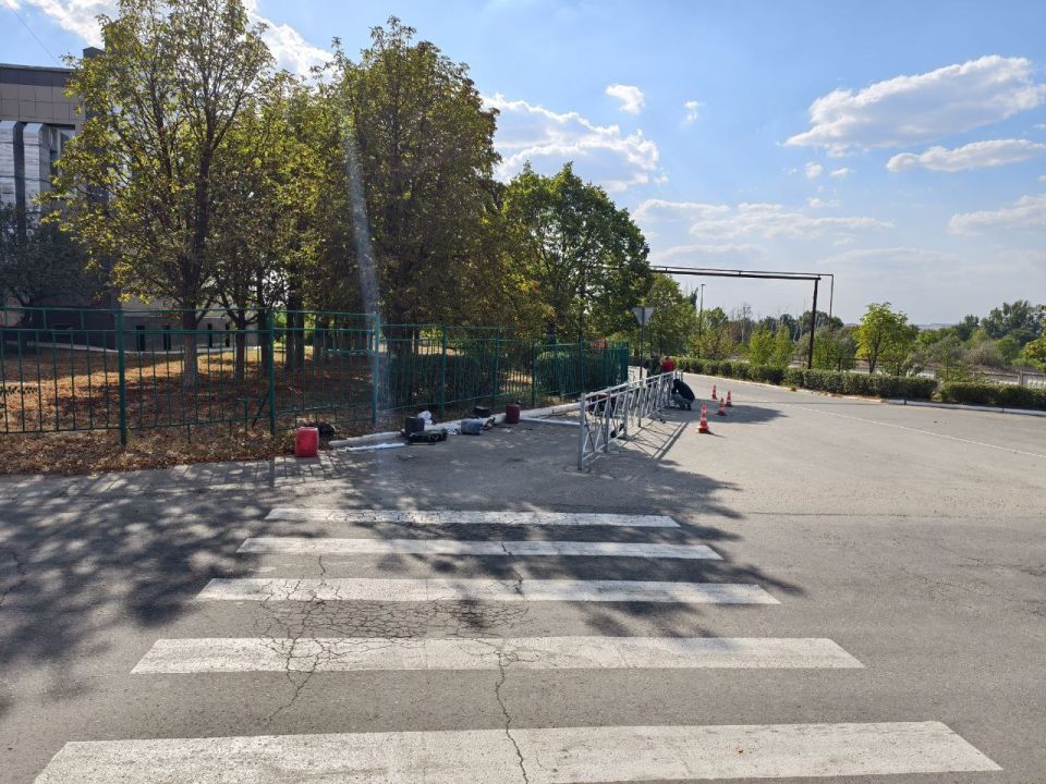 В Лутугино продолжается работа по повышению безопасности дорожного движения В Лутугино продолжается работа по повышению безопасности дорожного движения