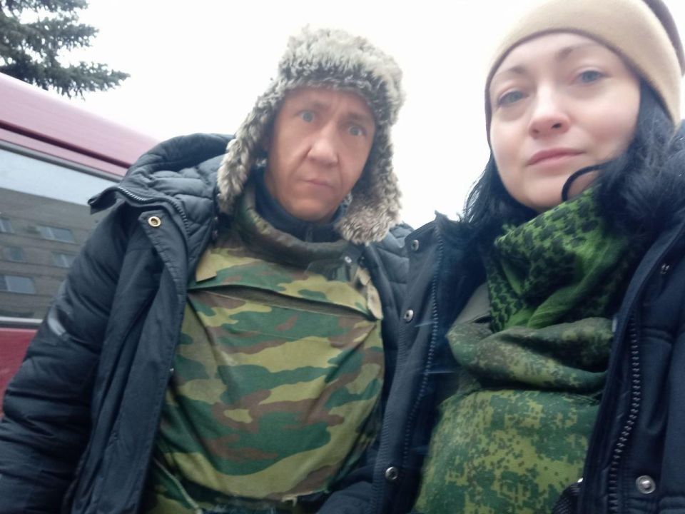 Эксклюзивное интервью военкора агентства ANNA NEWS Марии Коледа с Сергеем Гребневым – керамистом, реставратором, одним из основателей проекта «Смерч-Инфо», написавшим на данный момент две книги – «Бестиарий» и «Дальше... Эксклюзивное интервью военкора агентства ANNA NEWS Марии Коледа с Сергеем Гребневым – керамистом, реставратором, одним из основателей проекта «Смерч-Инфо», написавшим на данный момент две книги – «Бестиарий» и «Дальше...
