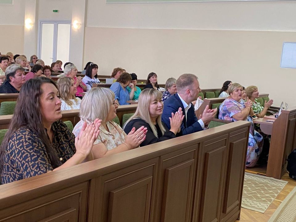 В Антрацитовском муниципальном округе прошло августовское педагогическое совещание на тему: «Развитие системы образования на муниципальном уровне: реалии, вызовы и перспективы» В Антрацитовском муниципальном округе прошло августовское педагогическое совещание на тему: «Развитие системы образования на муниципальном уровне: реалии, вызовы и перспективы»