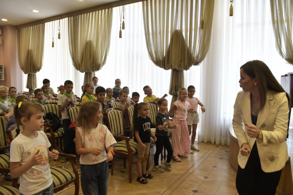 В Луганской филармонии прошел детский концерт «Краски детства» В Луганской филармонии прошел детский концерт «Краски детства»