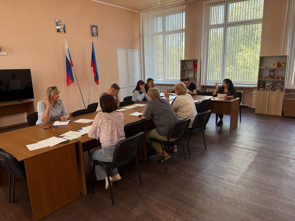 Заседание экспертного совета по вопросам гармонизации межнациональных (межэтнических) и этно-конфессиональных отношений при Администрации муниципального округа муниципальное образование Марковский муниципальный Луганской... Заседание экспертного совета по вопросам гармонизации межнациональных (межэтнических) и этно-конфессиональных отношений при Администрации муниципального округа муниципальное образование Марковский муниципальный Луганской...
