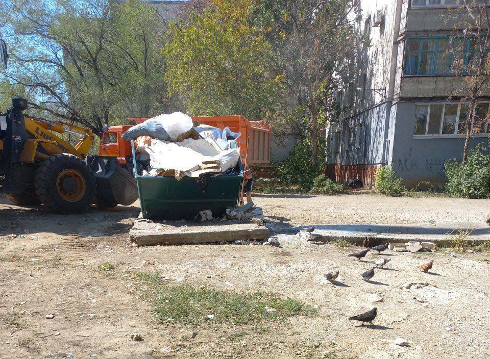 В Алчевске продолжается уборка мусора возле точек сбора коммунальных отходов и ликвидация несанкционированных свалок В Алчевске продолжается уборка мусора возле точек сбора коммунальных отходов и ликвидация несанкционированных свалок