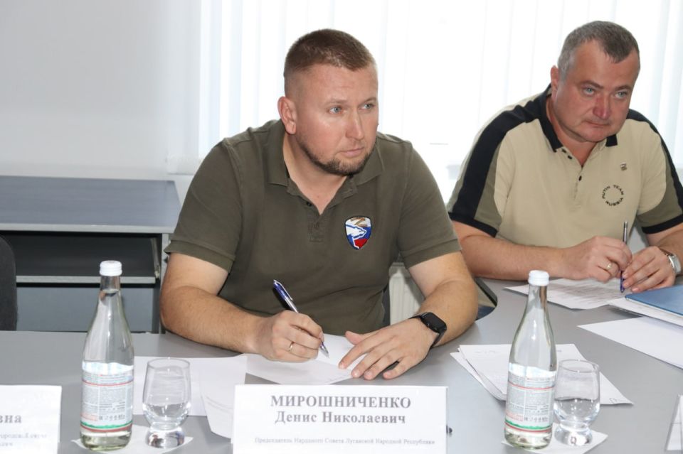 Денис Мирошниченко провел прием граждан в Стаханове