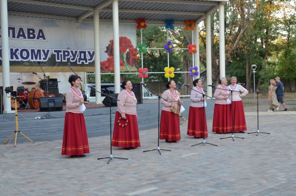29 августа в парке им. «Молодой гвардии» состоялся вечерний концерт, посвященный Дню шахтёра 29 августа в парке им. «Молодой гвардии» состоялся вечерний концерт, посвященный Дню шахтёра