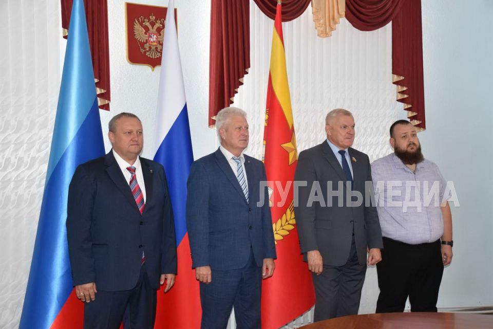 Краснодонских шахтеров поздравили с профессиональным праздником Краснодонских шахтеров поздравили с профессиональным праздником