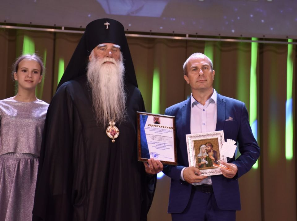 В Красном Луче чествовали лучших из лучших на ежегодном конкурсе «Признание» В Красном Луче чествовали лучших из лучших на ежегодном конкурсе «Признание»