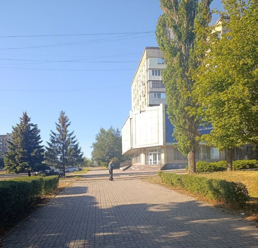 Коммунальные службы проводят работы на территории города Коммунальные службы проводят работы на территории города
