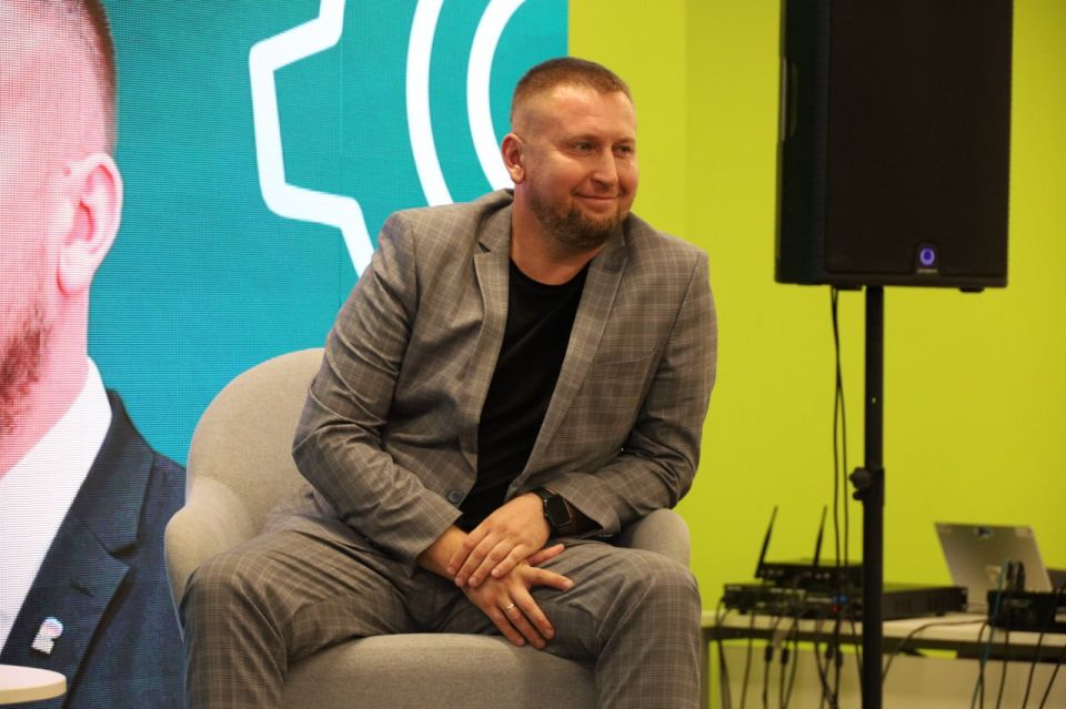 Денис Мирошниченко выступил в рамках Республиканского форума рабочей молодежи Денис Мирошниченко выступил в рамках Республиканского форума рабочей молодежи