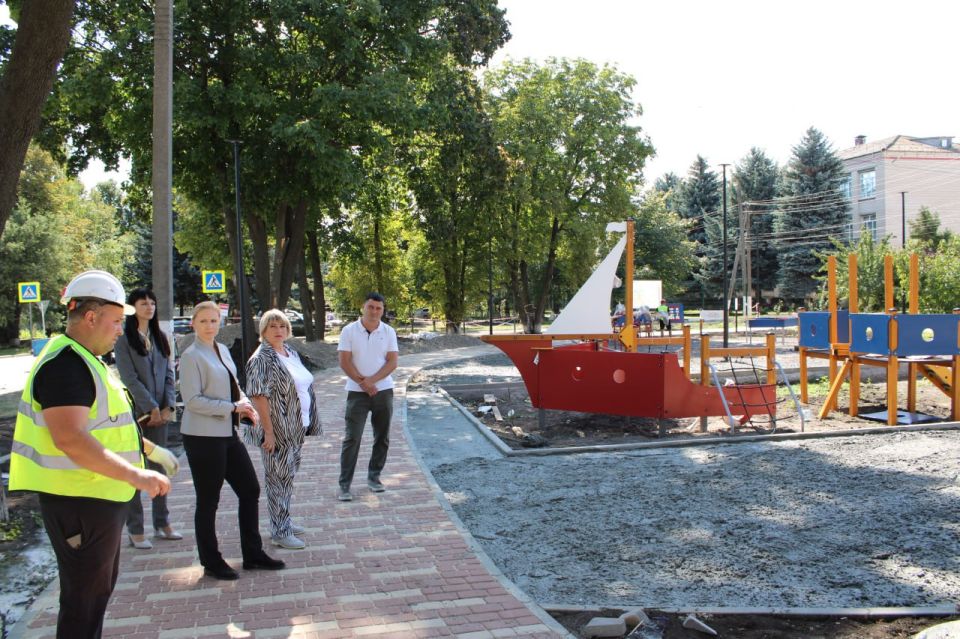Первый заместитель руководителя Администрации Главы ЛНР Анна Рослякова с рабочим визитом посетила Белокуракинский муниципальный округ ЛНР Первый заместитель руководителя Администрации Главы ЛНР Анна Рослякова с рабочим визитом посетила Белокуракинский муниципальный округ ЛНР