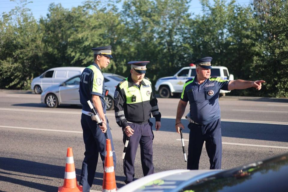 Дорожные полицейские провели профилактический рейд в Луганске Дорожные полицейские провели профилактический рейд в Луганске