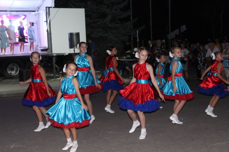Праздничный концерт в честь Дня шахтера и Дня города украсил центральную площадь Кировска Праздничный концерт в честь Дня шахтера и Дня города украсил центральную площадь Кировска