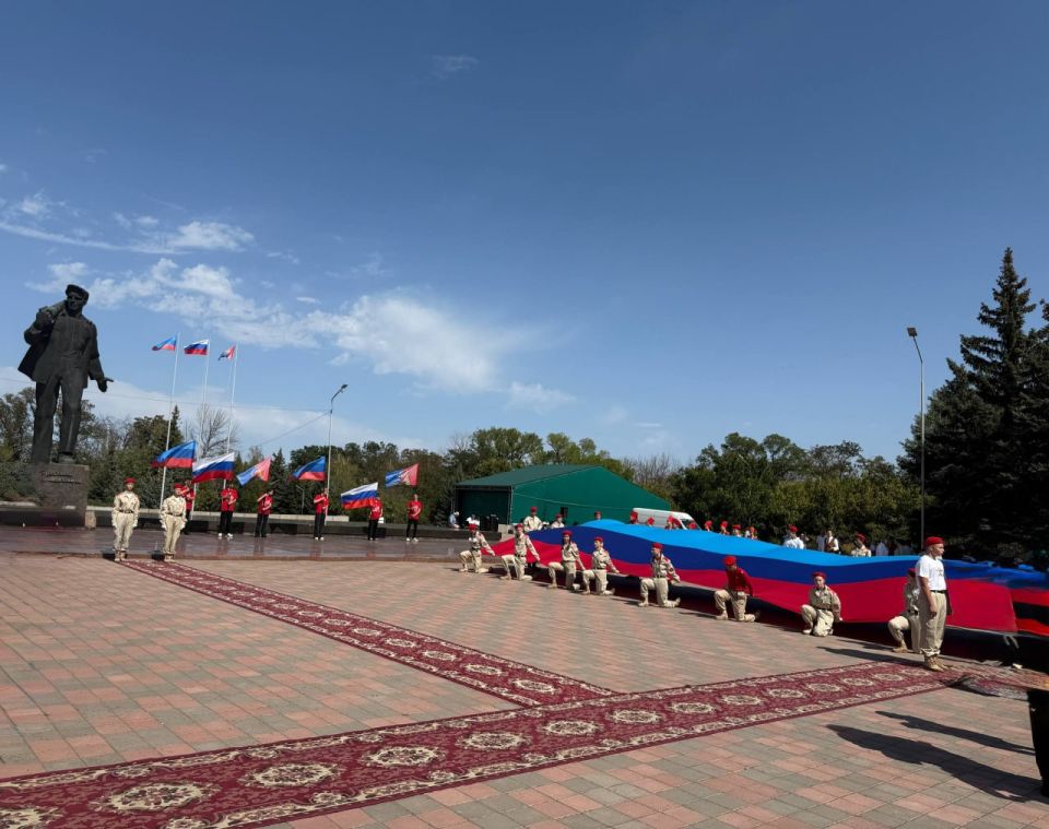 Стаханов, 30 августа. Председатель Ассоциации «Совет муниципальных образований ЛНР» Яна Валерьевна Пащенко приняла участие в торжественных мероприятиях, приуроченных ко Дню города, Дню шахтёра и 90-летию стахановского... Стаханов, 30 августа. Председатель Ассоциации «Совет муниципальных образований ЛНР» Яна Валерьевна Пащенко приняла участие в торжественных мероприятиях, приуроченных ко Дню города, Дню шахтёра и 90-летию стахановского...