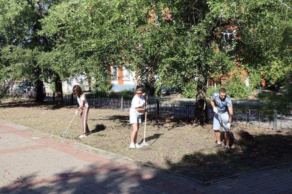 Наш любимый город должен быть чистым и опрятным! В Северодонецке продолжаются активные работы по наведению чистоты и порядка Наш любимый город должен быть чистым и опрятным! В Северодонецке продолжаются активные работы по наведению чистоты и порядка