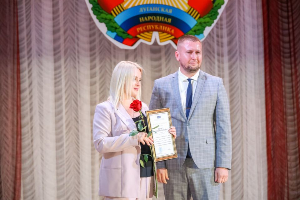 Денис Мирошниченко принял участие в торжествах «Стаханов – моя история» Денис Мирошниченко принял участие в торжествах «Стаханов – моя история»