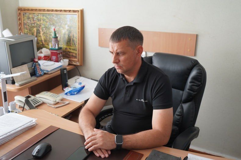 «Основными темами обсуждения стали вопросы о ходе реализаций мероприятий по объектам СИП, финансируемого из бюджетов шефов-регионов, подготовка к осенне-зимнему периоду, готовность к 1 сентября ремонтируемых учреждений... «Основными темами обсуждения стали вопросы о ходе реализаций мероприятий по объектам СИП, финансируемого из бюджетов шефов-регионов, подготовка к осенне-зимнему периоду, готовность к 1 сентября ремонтируемых учреждений...