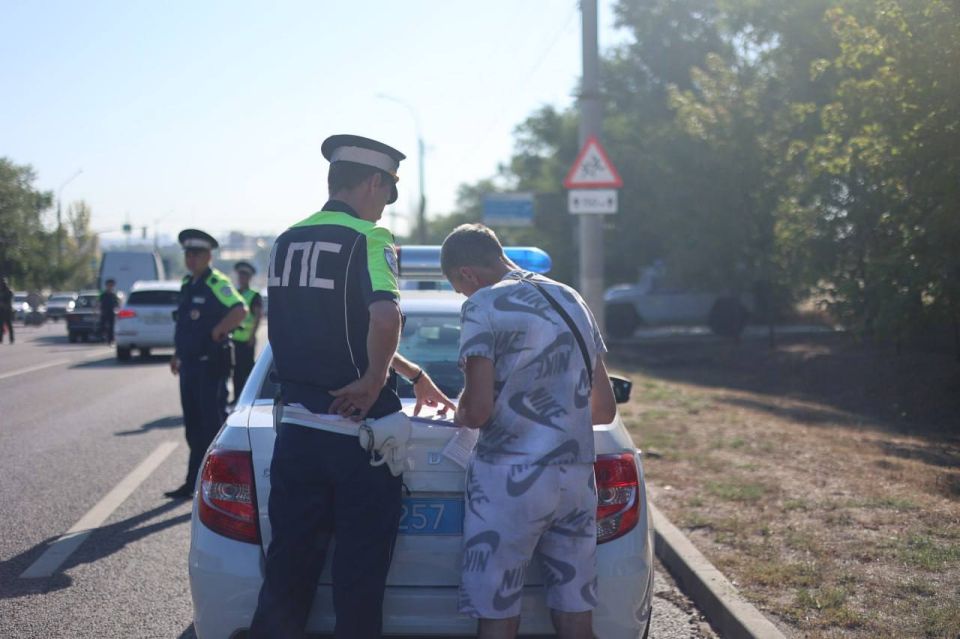Дорожные полицейские провели профилактический рейд в Луганске Дорожные полицейские провели профилактический рейд в Луганске