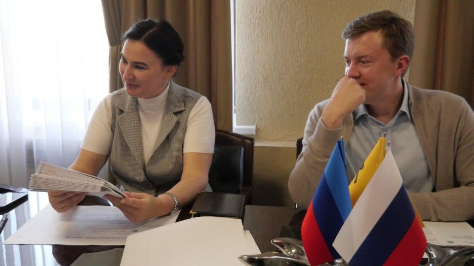 Обновление инфраструктуры Луганска обсудили на совещании с представителями города Москвы Обновление инфраструктуры Луганска обсудили на совещании с представителями города Москвы