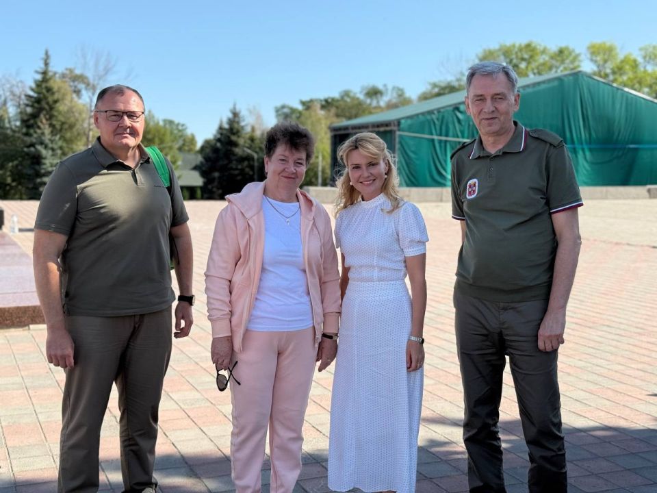 Дарья Лантратова: Для Стаханова сегодня тройной праздник — День города, День шахтера и 90-летие Стахановского движения Дарья Лантратова: Для Стаханова сегодня тройной праздник — День города, День шахтера и 90-летие Стахановского движения