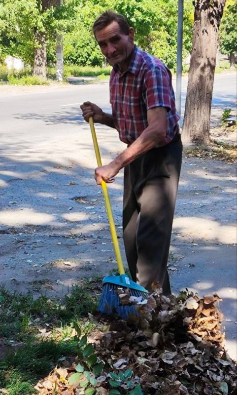 30 августа активисты Алчевского городского отделения Луганской республиканской организации «Российский союз ветеранов Афганистана и специальных военных операций» присоединились к общегородскому субботнику 30 августа активисты Алчевского городского отделения Луганской республиканской организации «Российский союз ветеранов Афганистана и специальных военных операций» присоединились к общегородскому субботнику
