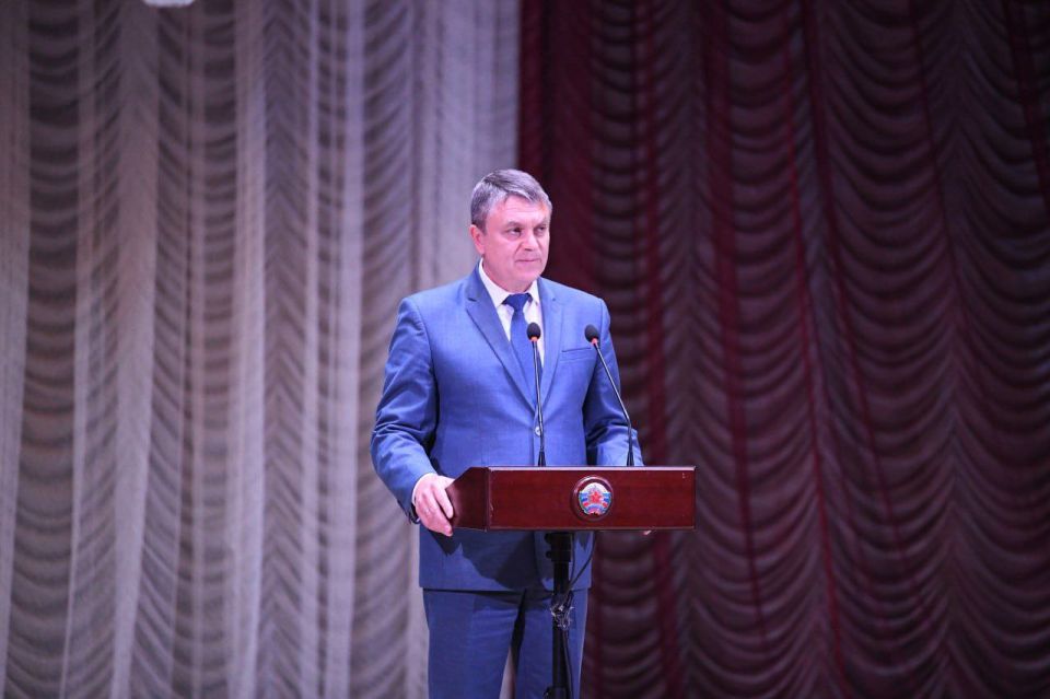 Леонид Пасечник: В этот праздничный для Луганщины день продолжил участие в торжествах на родине Стахановского движения Леонид Пасечник: В этот праздничный для Луганщины день продолжил участие в торжествах на родине Стахановского движения