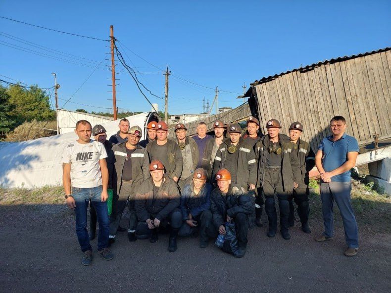 ОБЗОР ПРЕССЫ «ДОНБАСС ВОСТОЧНЫЙ»: «Лучший уголь добывают в Свердловске» ОБЗОР ПРЕССЫ «ДОНБАСС ВОСТОЧНЫЙ»: «Лучший уголь добывают в Свердловске»