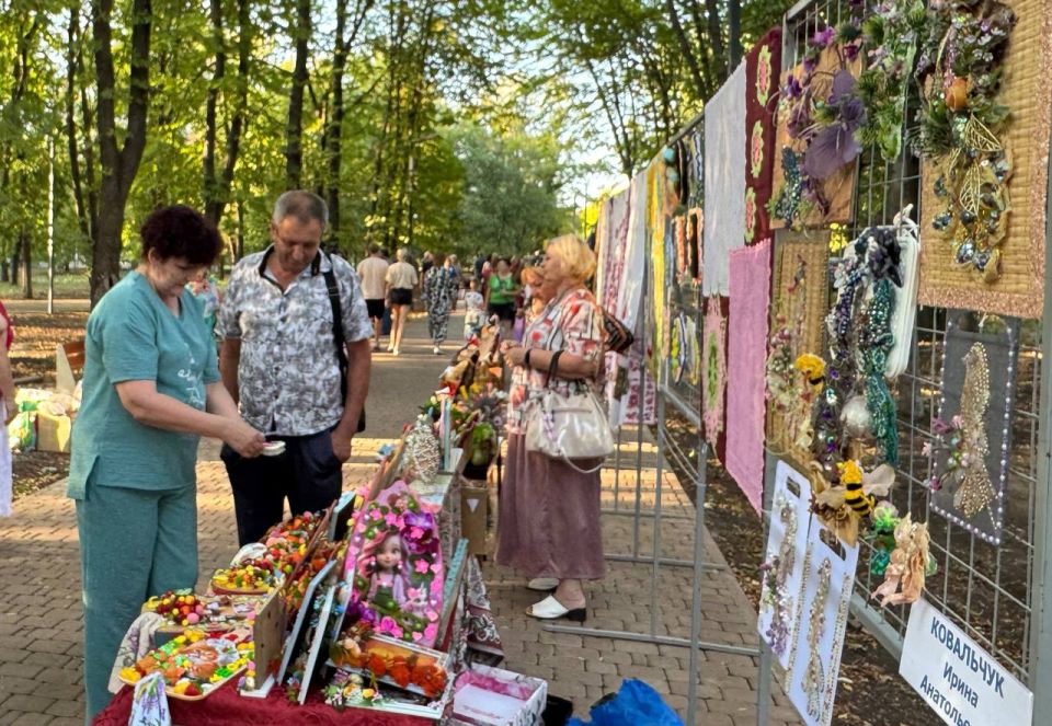 Праздничные мероприятия к юбилею города Красный Луч и Дню шахтера объединили жителей всех поколений Праздничные мероприятия к юбилею города Красный Луч и Дню шахтера объединили жителей всех поколений