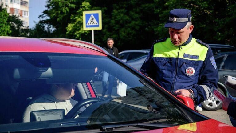 Госавтоинспекция обратила внимание водителей на особенности осенних поездок