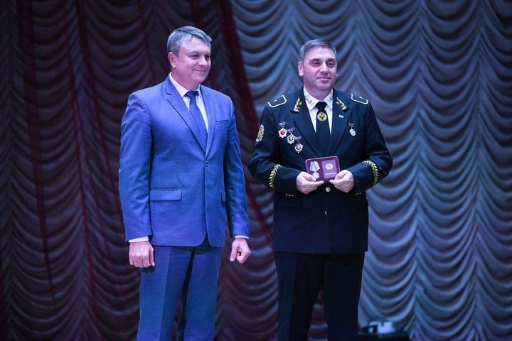 Слава добытчикам чёрного золота: Глава ЛНР наградил шахтёров Слава добытчикам чёрного золота: Глава ЛНР наградил шахтёров