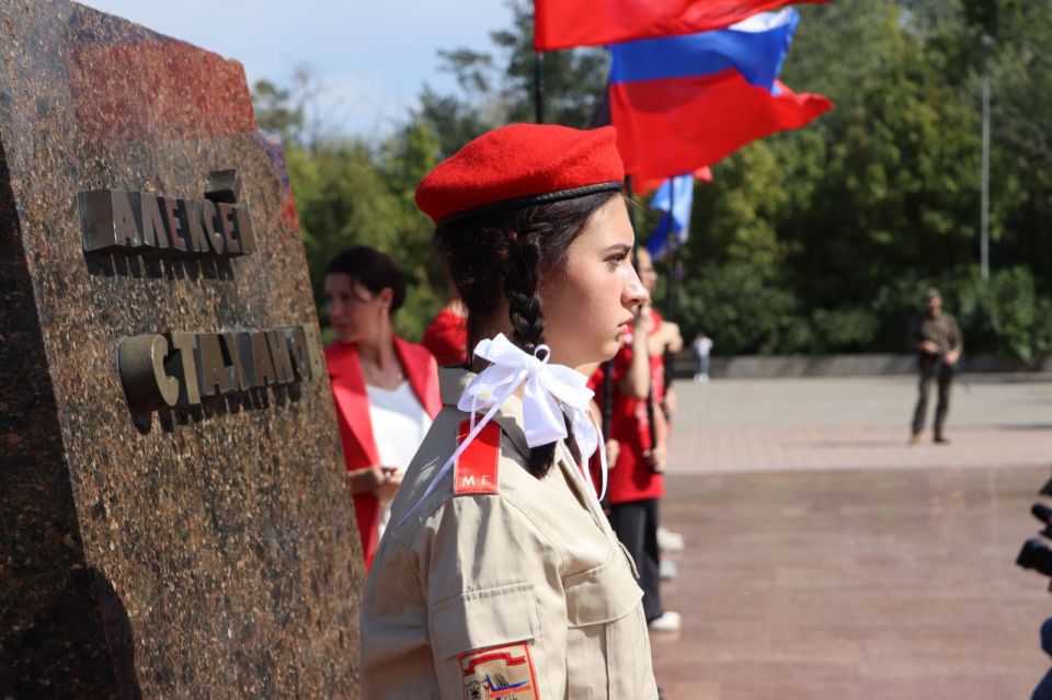 Дорогие друзья!. Хочу от всего сердца поблагодарить всех, кто приехал в гости на Родину стахановского движения и разделил с нами этот значимый праздник! 90 лет стахановскому движению, День города и День шахтера – это... Дорогие друзья!. Хочу от всего сердца поблагодарить всех, кто приехал в гости на Родину стахановского движения и разделил с нами этот значимый праздник! 90 лет стахановскому движению, День города и День шахтера – это...