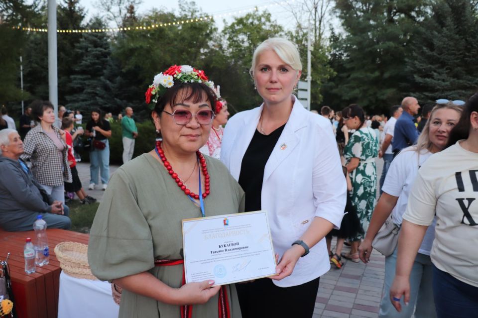 В День города на площади у памятника Алексею Стаханову прошла выставка «Город мастеров» В День города на площади у памятника Алексею Стаханову прошла выставка «Город мастеров»