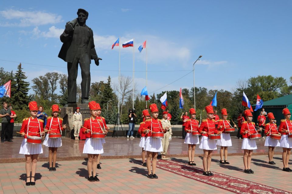 Игорь Рябушкин: ТОРЖЕСТВА В ЧЕСТЬ ДНЯ ГОРОДА, ДНЯ ШАХТЕРА И 90-ЛЕТИЯ СТАХАНОВСКОГО ДВИЖЕНИЯ В СТАХАНОВЕ Игорь Рябушкин: ТОРЖЕСТВА В ЧЕСТЬ ДНЯ ГОРОДА, ДНЯ ШАХТЕРА И 90-ЛЕТИЯ СТАХАНОВСКОГО ДВИЖЕНИЯ В СТАХАНОВЕ