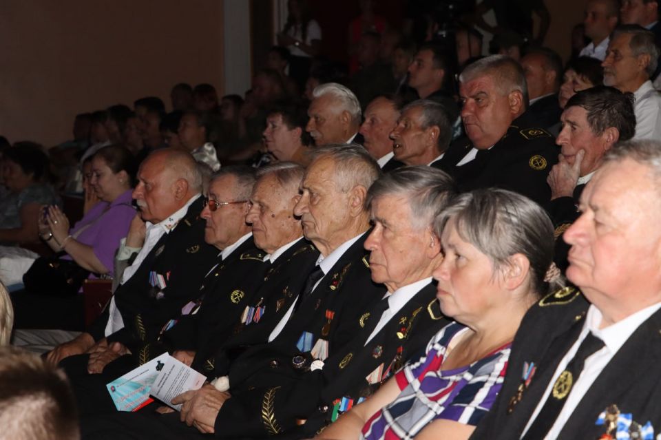 Мероприятие, посвящённое Дню шахтёра, Дню города и 90-летию стахановского движения состоялось в ГДК им. Горького Мероприятие, посвящённое Дню шахтёра, Дню города и 90-летию стахановского движения состоялось в ГДК им. Горького