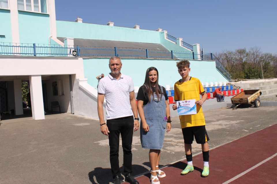 Ко Дню шахтёра в Перевальске состоялся товарищеский матч по футболу Ко Дню шахтёра в Перевальске состоялся товарищеский матч по футболу
