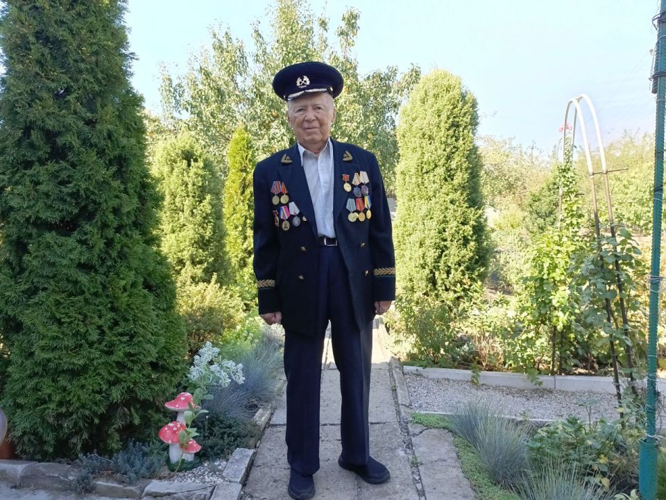 Депутаты Совета поздравили ветерана шахтёрского труда Депутаты Совета поздравили ветерана шахтёрского труда