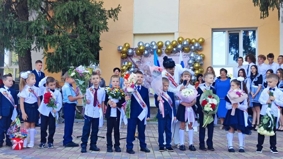 Марина Филиппова: Сегодня, в День знаний, во всех учебных заведениях нашего округа прозвучал праздничный звонок, который ознаменовал начало нового учебного года Марина Филиппова: Сегодня, в День знаний, во всех учебных заведениях нашего округа прозвучал праздничный звонок, который ознаменовал начало нового учебного года