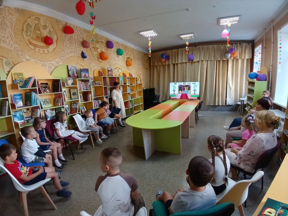 Сегодня в библиотеке прошла настоящая феерия книжных чудес! Сегодня в библиотеке прошла настоящая феерия книжных чудес!