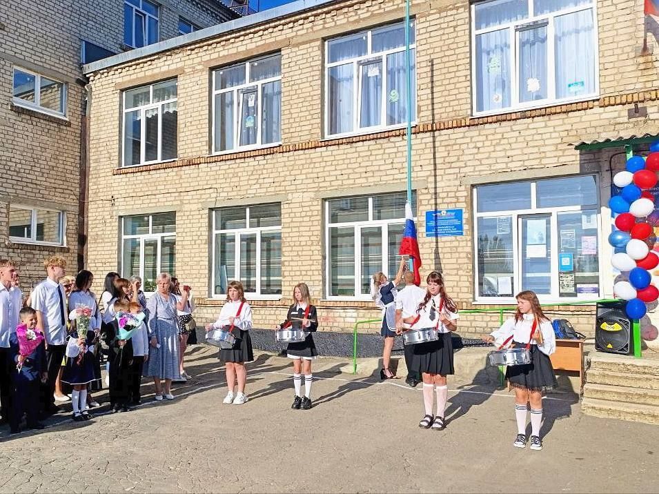 Сергей Колягин: Во всех учебных заведениях нашего городского округа сегодня состоялись торжественные линейки, посвященные Дню знаний Сергей Колягин: Во всех учебных заведениях нашего городского округа сегодня состоялись торжественные линейки, посвященные Дню знаний