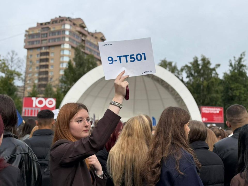 Василий Носков: Друзья, с Днём знаний!. 1 сентября – это всегда особенный день, когда я вспоминаю свои школьные и студенческие годы, полные энергии и новых открытий! Сегодня поздравил тысячи молодых людей, вступающих в новый... Василий Носков: Друзья, с Днём знаний!. 1 сентября – это всегда особенный день, когда я вспоминаю свои школьные и студенческие годы, полные энергии и новых открытий! Сегодня поздравил тысячи молодых людей, вступающих в новый...
