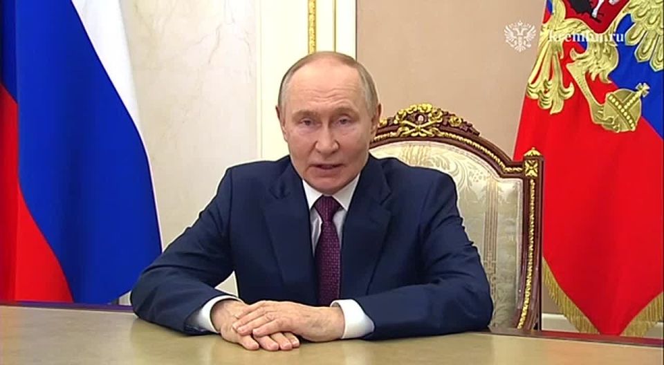 Владимир Путин поздравил школьников, студентов и педагогов с Днём знаний