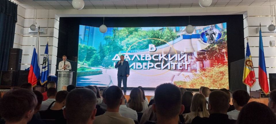 Виктор Водолацкий: 1 сентября насыщенный рабочий день в Луганской Народной Республике Виктор Водолацкий: 1 сентября насыщенный рабочий день в Луганской Народной Республике