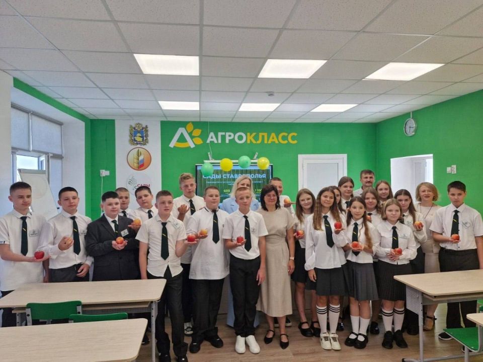 Первый раз — в агрокласс. Сегодня 585 классов с агротехнологическим профилем открыли свои двери перед будущими специалистами сельского хозяйства Первый раз — в агрокласс. Сегодня 585 классов с агротехнологическим профилем открыли свои двери перед будущими специалистами сельского хозяйства