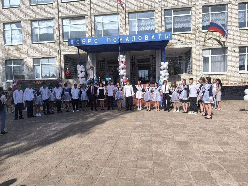 В пгт Белолуцк дан старт новому учебному году! Торжественные линейки прошли в "Белолуцкой ОШ" и "Белолуцкой гимназии"! В пгт Белолуцк дан старт новому учебному году! Торжественные линейки прошли в "Белолуцкой ОШ" и "Белолуцкой гимназии"!